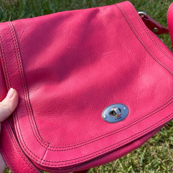Fossil Hot Pink Leather Saddle Crossbody Bag NWOT - Picture 14 of 14